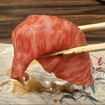 焼肉 拍手喝采 - 田村牛ロース肉寿司