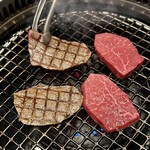 焼肉 拍手喝采 - 焼きます