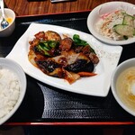 上海華龍 - 【2023.5.1(月)】麻婆ナス定食950円