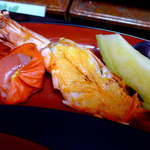 八百彦本店 - 名古屋の祝い膳に欠かせないのが海老。雲丹ソースで豪華に。ほおずきの中は、スモークサーモンの手まり寿司