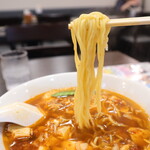 海上菜館 - 激辛麻婆豆腐ラーメンの麺