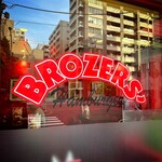 BROZERS' - 外観・ロゴ［by pop_o］