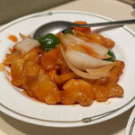 中国飯店 - 同行者がオーダーした魚の甘酢ソース