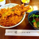 大黒家天麩羅 本店 - 「天丼 えび2、かき揚げ1」と＋「お吸いもの」