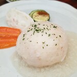 キッチン ブルー グローブ - 真っ白な、海老と豆腐のムースのアップ