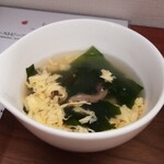 キッチン ブルー グローブ - わかめ玉子スープのアップ