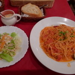 カイジ - 日替わりパスタ中盛り+ホットコーヒー+フランスパン(プラスなし)=1,000円