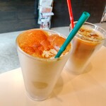 CAFE RICCO - 手前アイスカプチーノ、奥アイスカフェラテ