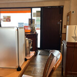 カリー＆ワイン ビストロべっぴん舎 - 店内