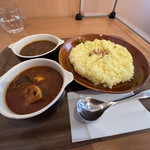 カリー＆ワイン ビストロべっぴん舎 - あいもりカリー　全景　1100円