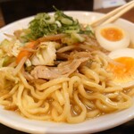 札幌タンメン ベジ達 - モチモチの中太麺。