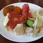 季節の台所 彩 - 食べ終わったあともおばんざいを食う笑