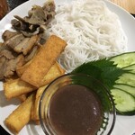 ベトナム料理店 ビーベト - さっぱりとコッテリのバランスが良い具材