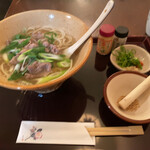 五島うどんと酒菜 はちびら - 