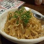 炭火やきとり 狼煙 - とりあえず！大盛り“うま辛っもやし”