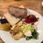 MORETHAN TAPAS LOUNGE - 