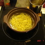 岩津屋 - 麺は岩津屋さんように特注された玉子入りラーメンです