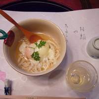 河久 - 食前酒の桃わいんと先付の鱧（はも）素麺