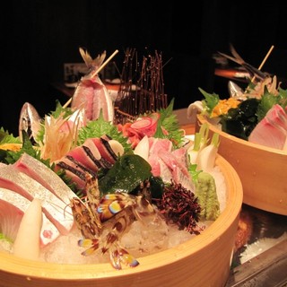 As for the sashimi, try the 6 types of platter! !