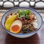 有夏茶房 - 滷肉飯
（ルーローハン）