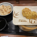 Marugame Seimen - かやくご飯定食とかしわ天
                        釜揚げうどんは並です