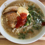 えぞっ子 - バター、ニンニク、豆板醤、一味、粗挽き胡椒、ラー油。