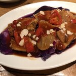 ジュウバー - タンと紫キャベツのトマト山椒