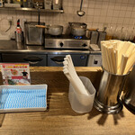 中華そば 麺壁九年 - カスターセット　胡椒すら置かない！