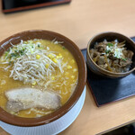 Menya Kita Touma - ごまみそ&ミニ豚焼丼