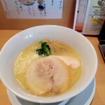 Menshudokoro Ryuusan - 鶏白湯らぁ麺塩(850円)