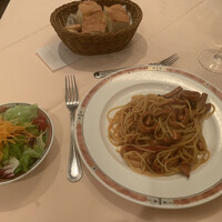 エリオ・ロカンダ・イタリアーナ - サービスランチ　¥1,800
                    （野菜のスープ、本日のスパゲッティ　又は　ラザーニャ　又は　手打ち麺、サイドサラダ、本日のデザート、エスプレッソ）