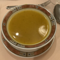 エリオ・ロカンダ・イタリアーナ - サービスランチ　¥1,800
                    （野菜のスープ、本日のスパゲッティ　又は　ラザーニャ　又は　手打ち麺、サイドサラダ、本日のデザート、エスプレッソ）