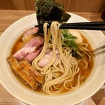麺処 ほん田 - 自家製のストレート中細麺