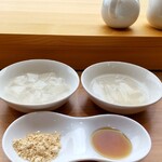 中井春風堂 - 出来たて　葛餅と　葛切り　きな粉と　黒蜜