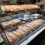 どら焼き まかな - 自分で取るシステムの迷いに迷うパラダイスショーケース。