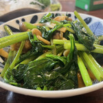 丸千葉 - 牡蠣とレン草のバター炒め