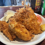 丸千葉 - アジフライと牡蠣フライ