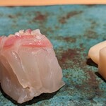 宮島鮨 まいもん - 真鯛はたぶん塩がかけてある。(239424)