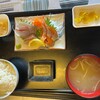 駅前食堂 - 桜ますとワラサ刺し定食