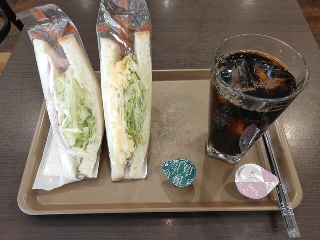 Holly's Cafe Azaru Momoyamadai Ten