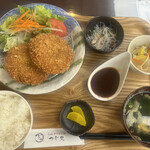 cafe ダイニング つじ丸 - べっぴんポーク定食　飲み物付き　1210円(税込)日替わり