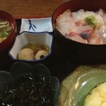 ちゃんこ道場 - 鳴門海峡丼(鯛とかんぱち) 800円