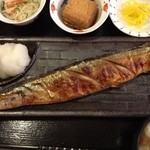 璃珠 - 今年史上最高に美味しい秋刀魚の塩焼き。肝も皮も文句無しの旨さ