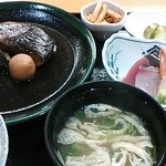 Itamaegokoro Kikuura - 日替わりランチ♪銀だらの煮付け、お刺身は鰹、はまち、えひ。マカロニサラダ、香物。