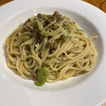 トラットリア ダイ パエサーニ - そら豆とレバーソーセージのスパゲッティ