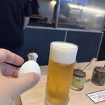 Hamburg Yoshi - ビールが小さいんだが、卵も小さめ。