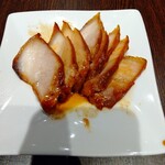 粤港美食 - ランチの麺に付いてくるミニチャーシュー丼とモロかぶり(笑)