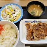 松屋 - 料理写真:牛焼肉定食 690円