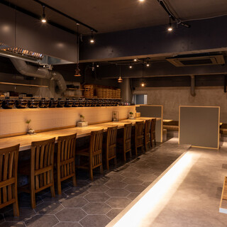 和モダンな落ち着いた雰囲気で大人な居酒屋としても