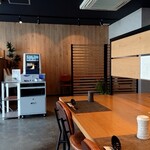 月よみ鶏そば - 店内の様子①